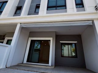 For sale 3 bedrooms townhouse in Bang Bo, Samut Prakan