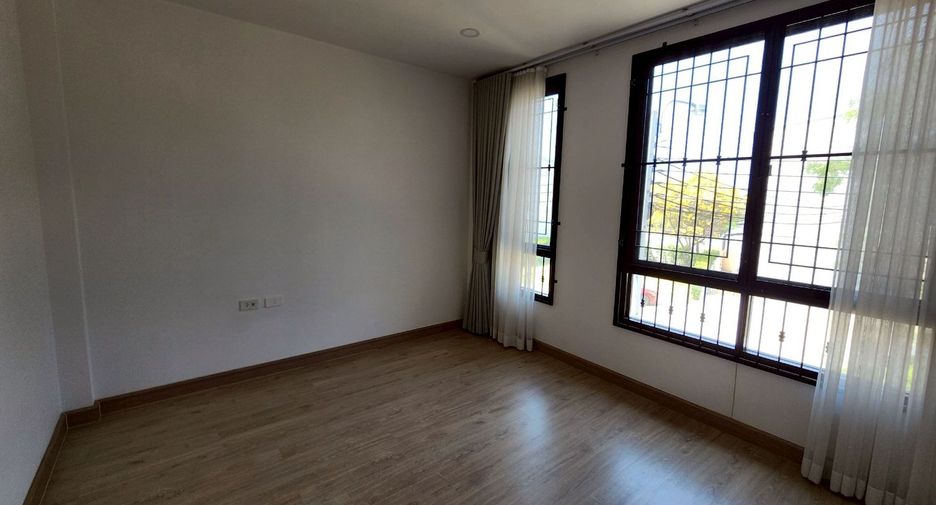 For sale 3 bedrooms townhouse in Bang Bo, Samut Prakan