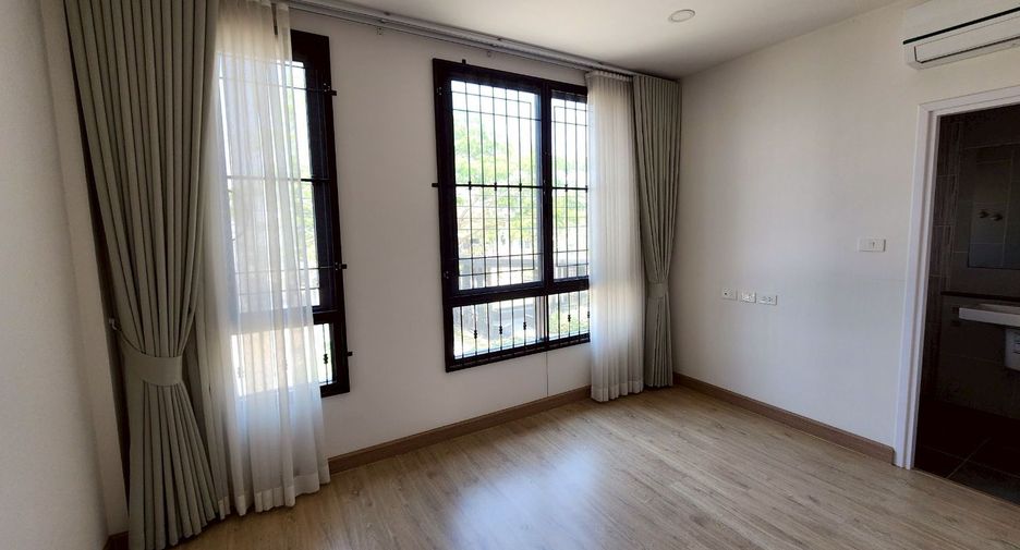 For sale 3 bedrooms townhouse in Bang Bo, Samut Prakan