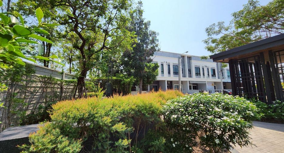 For sale 3 bedrooms townhouse in Bang Bo, Samut Prakan