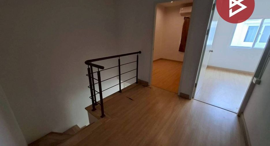For rent and for sale 3 bedrooms townhouse in Khlong Sam Wa, Bangkok