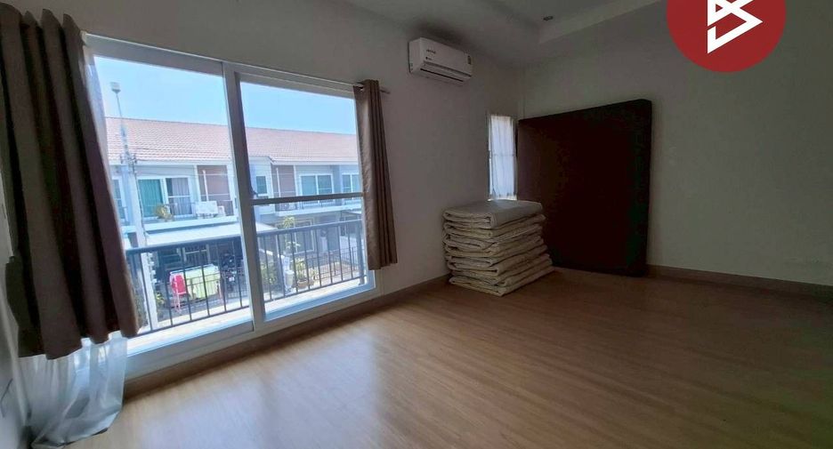 For rent and for sale 3 bedrooms townhouse in Khlong Sam Wa, Bangkok