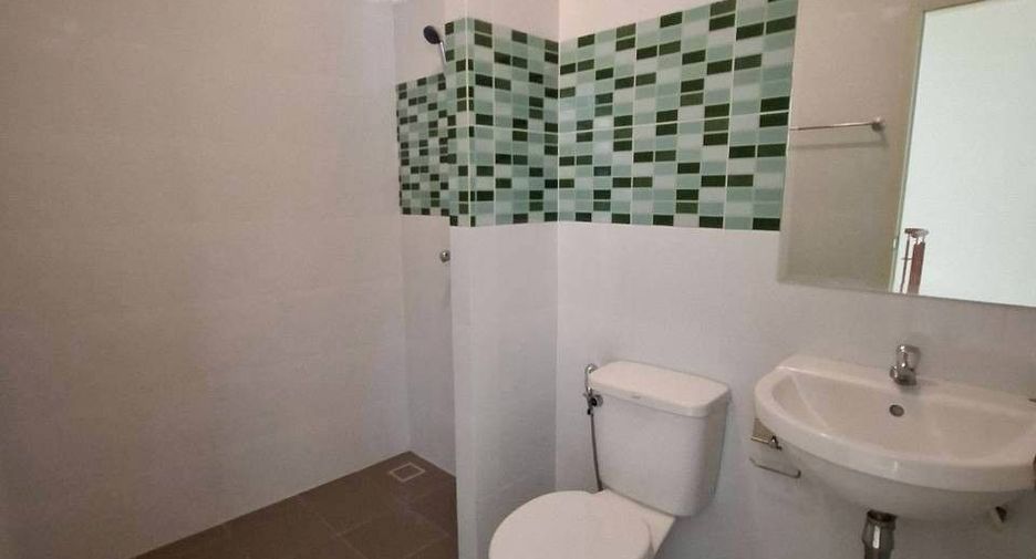 For rent and for sale 3 bedrooms townhouse in Khlong Sam Wa, Bangkok
