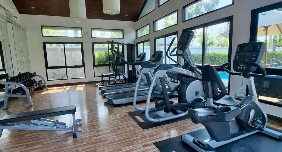 For rent and for sale 3 bedrooms townhouse in Khlong Sam Wa, Bangkok