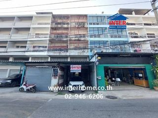 For sale 4 bedrooms retail Space in Mueang Samut Prakan, Samut Prakan