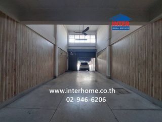 For sale 4 bedrooms retail Space in Mueang Samut Prakan, Samut Prakan