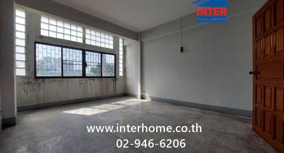 For sale 4 bedrooms retail Space in Mueang Samut Prakan, Samut Prakan