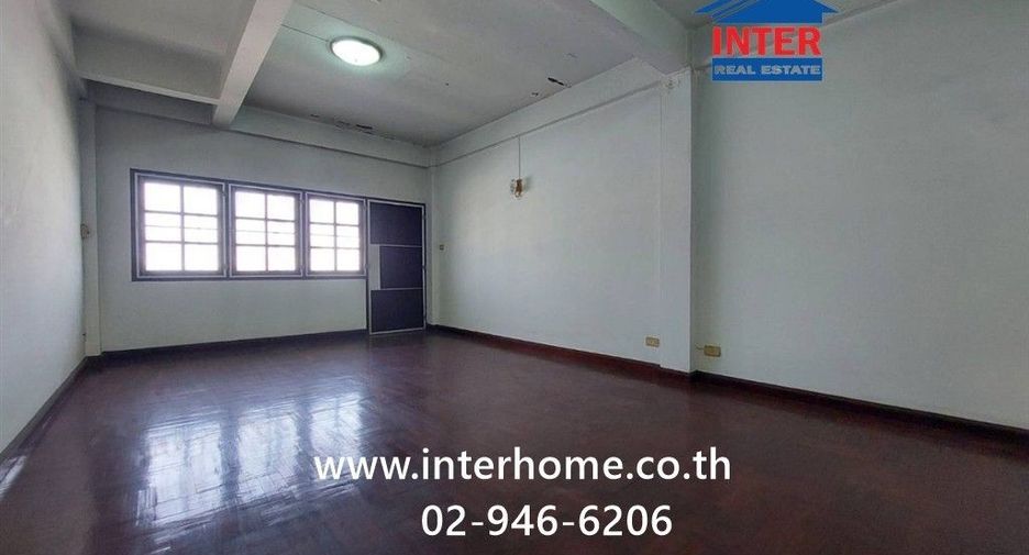 For sale 4 bedrooms retail Space in Mueang Samut Prakan, Samut Prakan