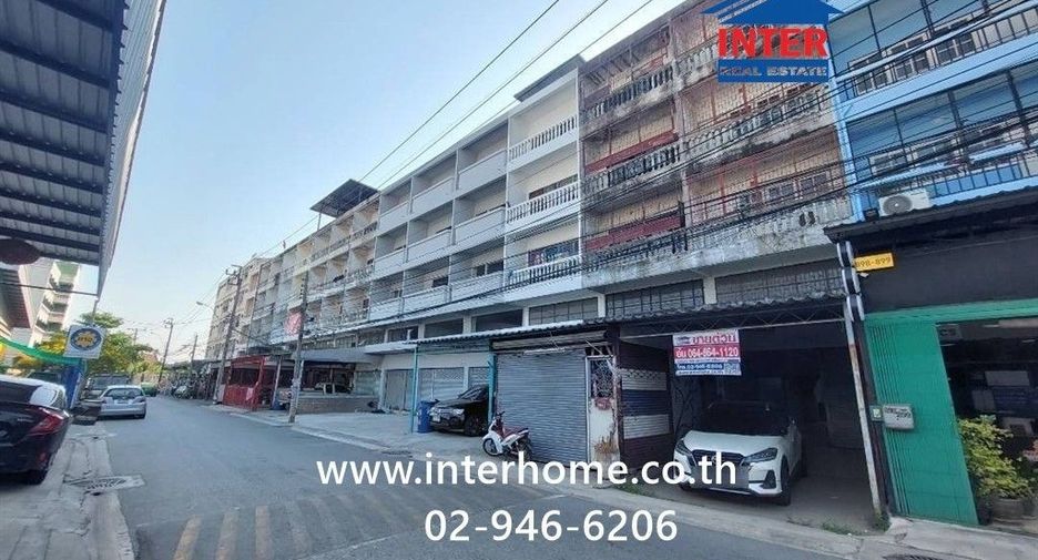 For sale 4 bedrooms retail Space in Mueang Samut Prakan, Samut Prakan