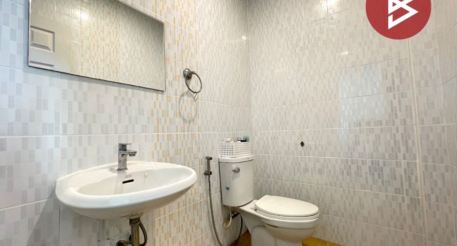 For sale 3 bedrooms townhouse in Si Racha, Chonburi