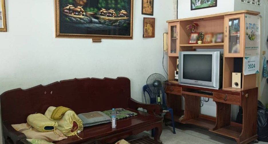 出售 2 卧室 商业空间 在 Phanat Nikhom, Chon Buri