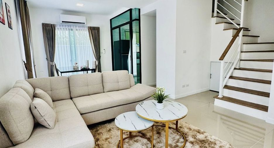 For rent 3 bedrooms townhouse in Mueang Chiang Mai, Chiang Mai