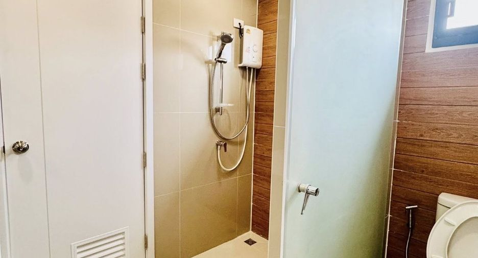 For rent 3 bedrooms townhouse in Mueang Chiang Mai, Chiang Mai