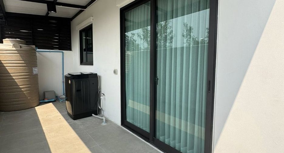 For rent 3 bedrooms townhouse in Mueang Chiang Mai, Chiang Mai