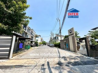 For sale 4 bedrooms townhouse in Bang Khen, Bangkok