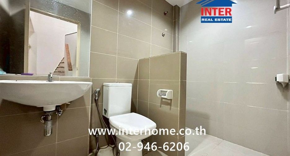 For sale 4 bedrooms townhouse in Bang Khen, Bangkok