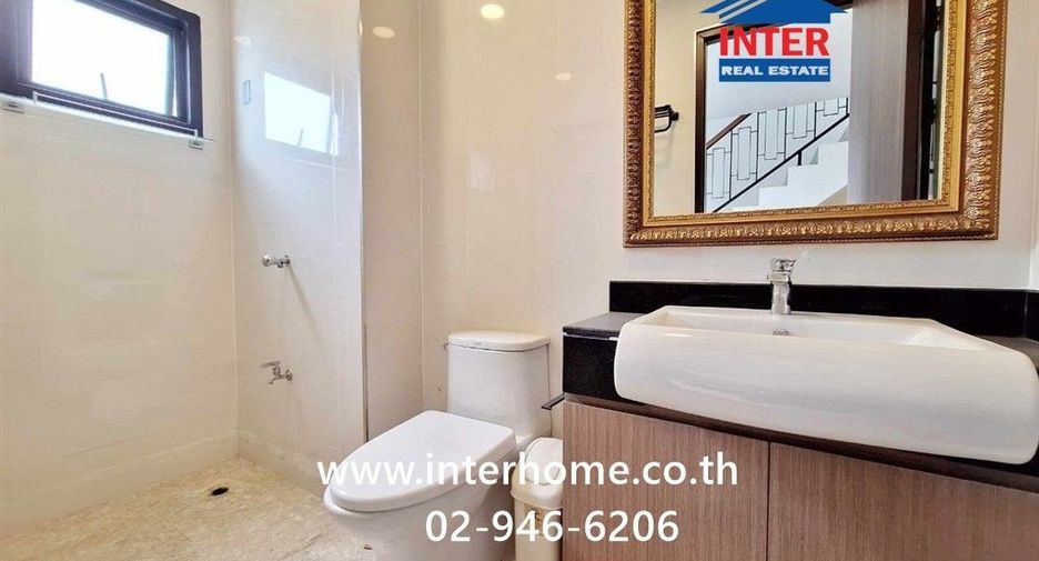 For rent and for sale retail Space in Bang Na, Bangkok