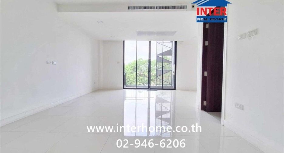 For rent and for sale retail Space in Bang Na, Bangkok
