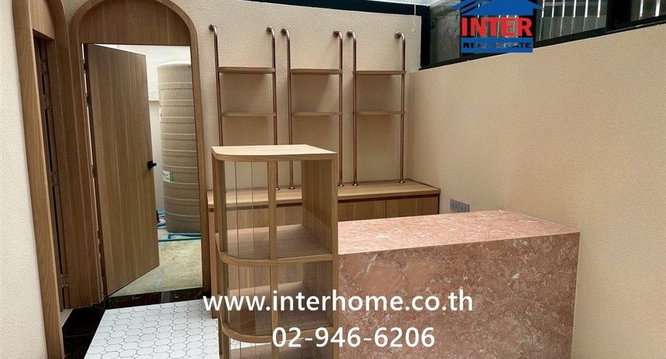 For rent and for sale retail Space in Bang Na, Bangkok