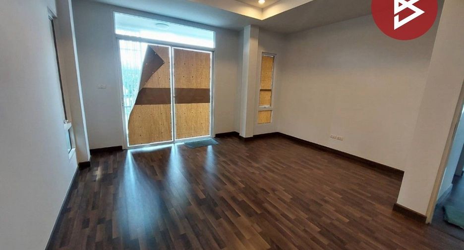 For sale 3 bedrooms house in Khan Na Yao, Bangkok