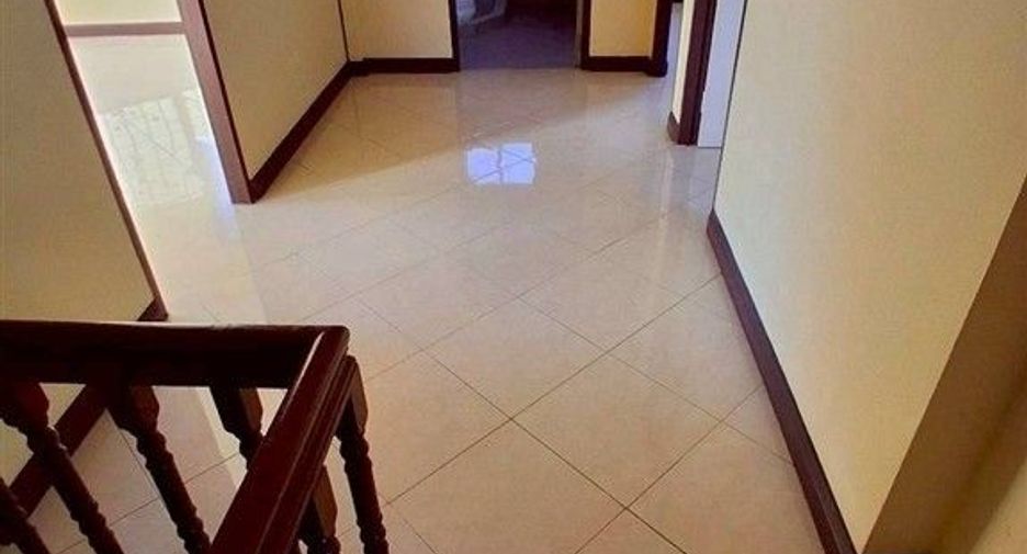 For sale 3 bedrooms house in Mueang Pathum Thani, Pathum Thani
