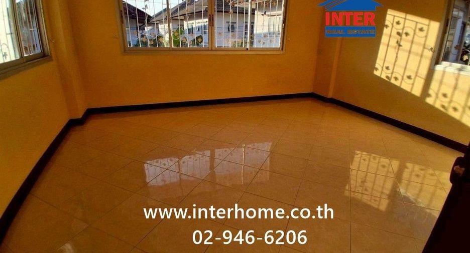 For sale 3 bedrooms house in Mueang Pathum Thani, Pathum Thani