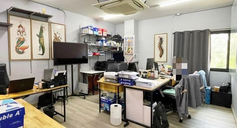 For sale 16 bedrooms retail Space in Khan Na Yao, Bangkok