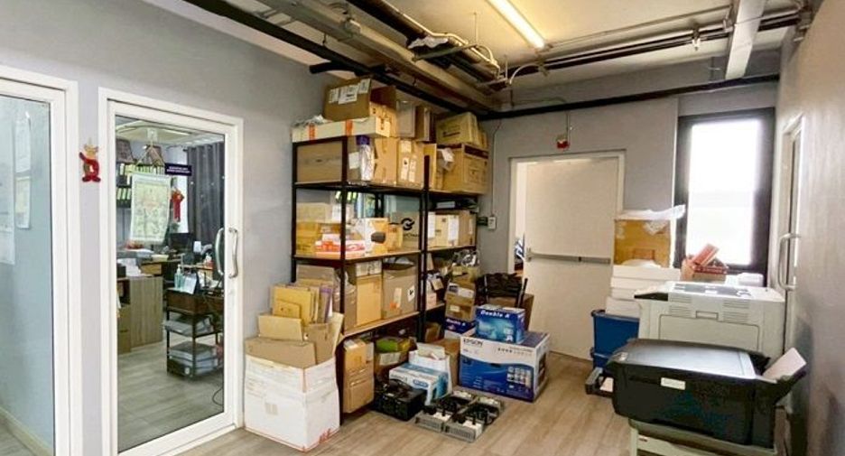 For sale 16 bedrooms retail Space in Khan Na Yao, Bangkok