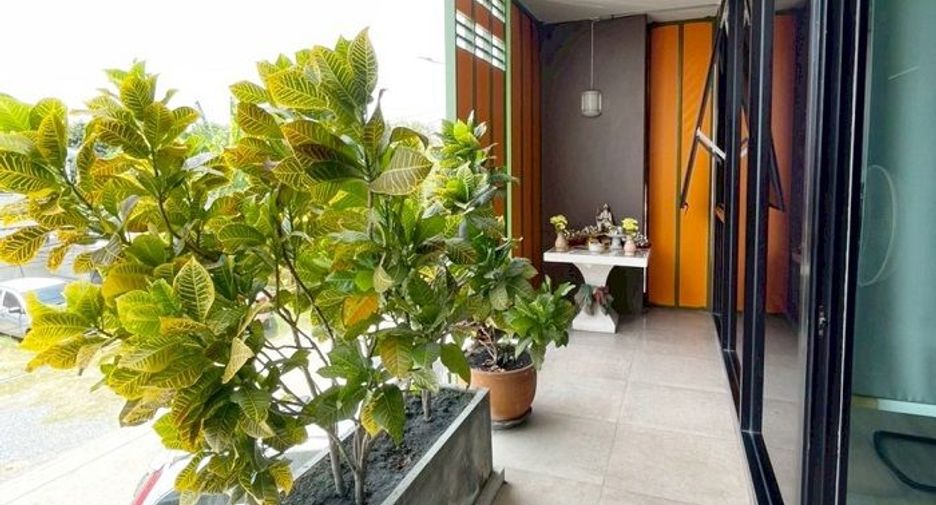 For sale 16 bedrooms retail Space in Khan Na Yao, Bangkok