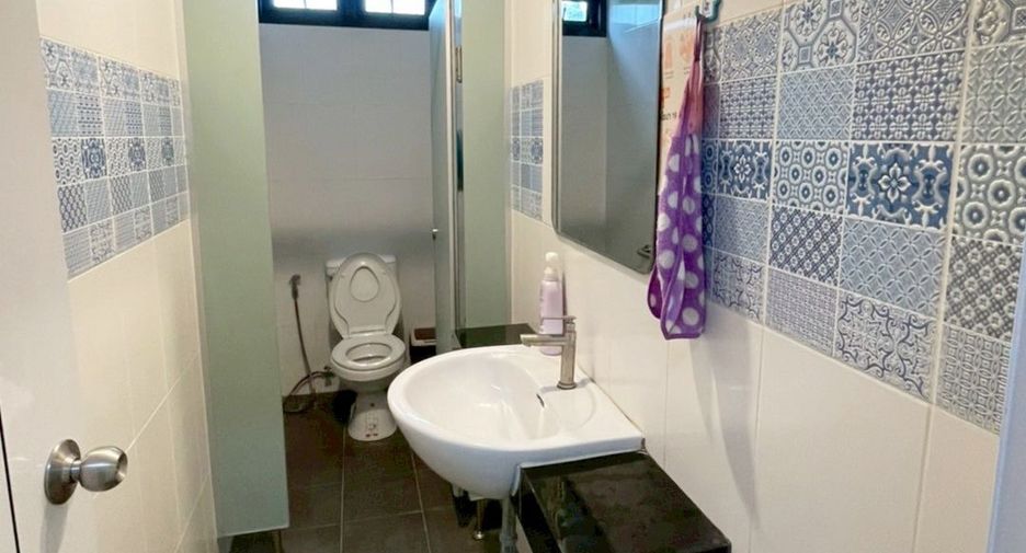 For sale 16 bedrooms retail Space in Khan Na Yao, Bangkok