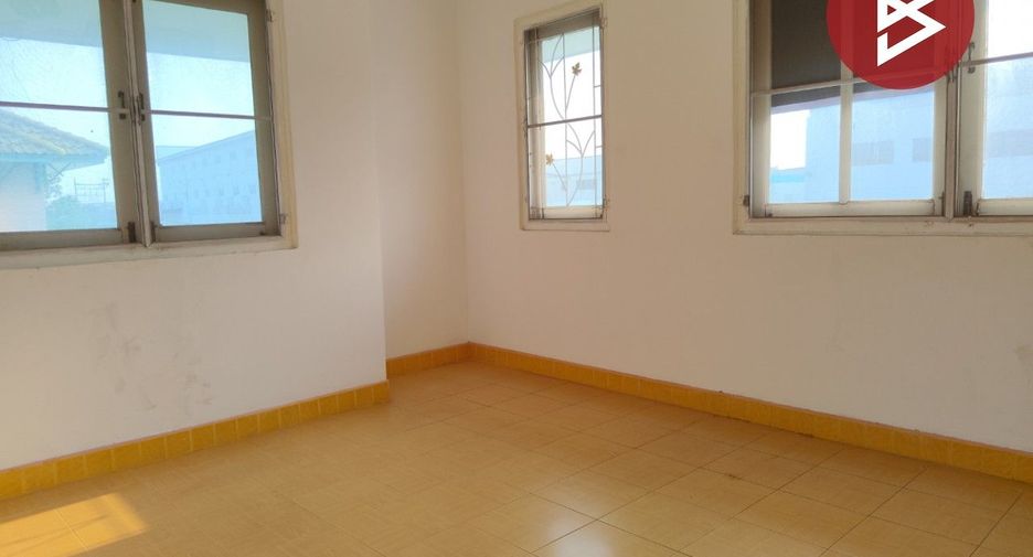For sale 3 bedrooms townhouse in Mueang Samut Prakan, Samut Prakan