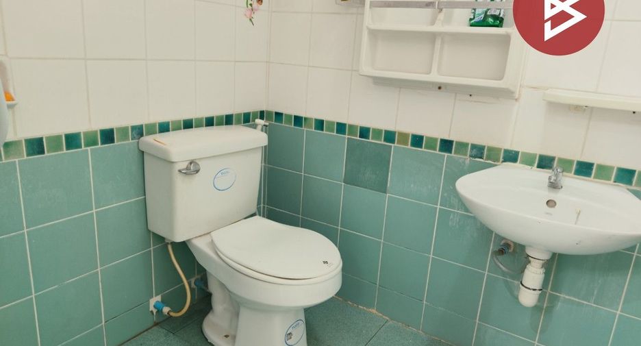 For sale 3 bedrooms townhouse in Mueang Samut Prakan, Samut Prakan