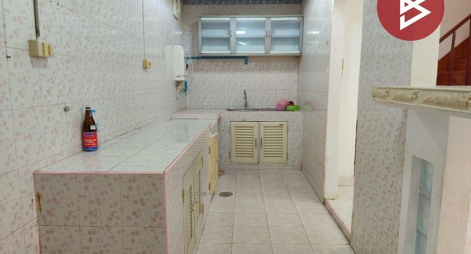 For sale 3 bedrooms townhouse in Mueang Samut Prakan, Samut Prakan
