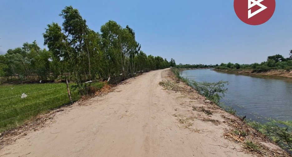 出售 土地 在 Suwannaphum, Roi Et