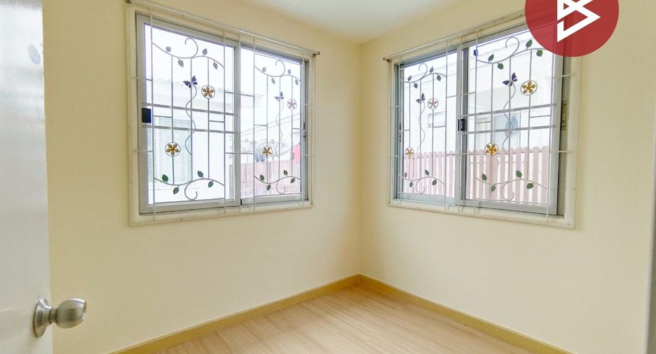 For sale 3 bedrooms townhouse in Mueang Samut Prakan, Samut Prakan
