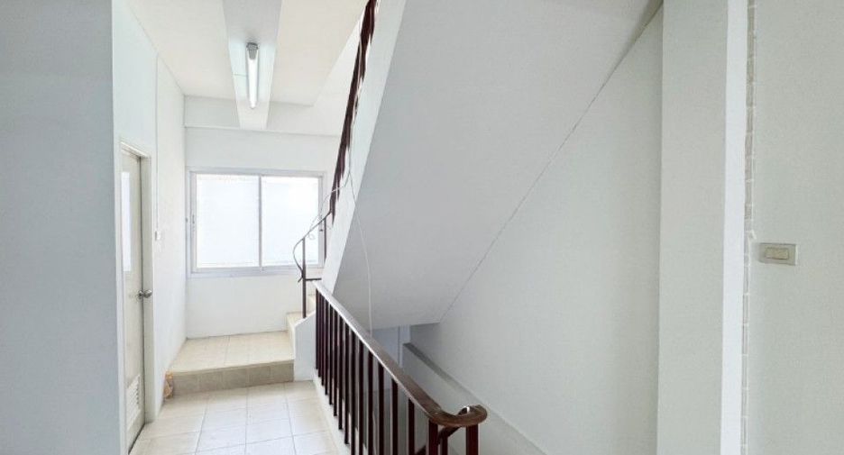 For sale 1 bed retail Space in Mueang Chon Buri, Chonburi
