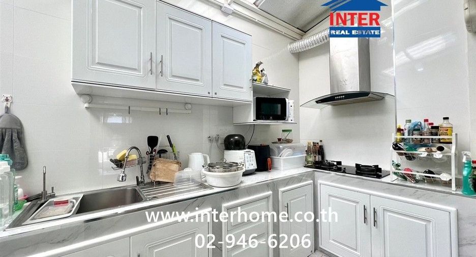 Casa adosada en venta de 3 habitaciones en Nong Khaem, Bangkok