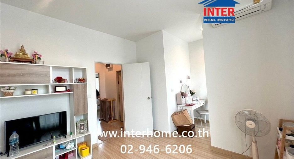 Casa adosada en venta de 3 habitaciones en Nong Khaem, Bangkok