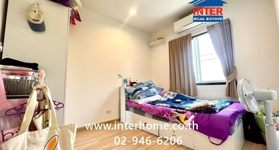 Casa adosada en venta de 3 habitaciones en Nong Khaem, Bangkok