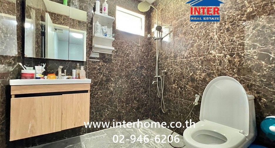 For sale 3 ベッドルーム townhouse in Bang Khun Thian, Bangkok