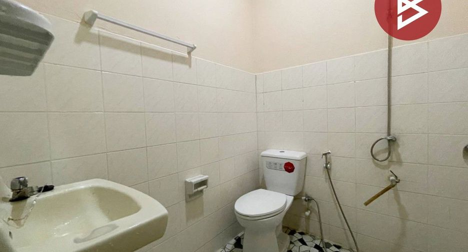 For sale 2 bedrooms townhouse in Mueang Nakhon Pathom, Nakhon Pathom