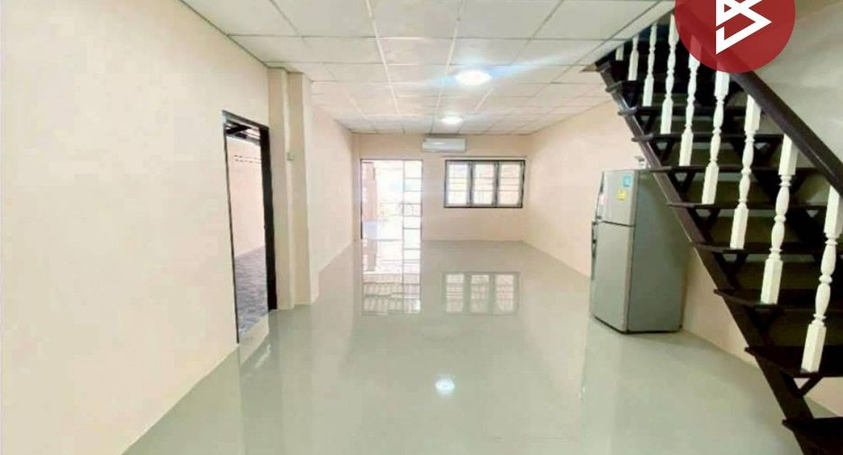 For sale 2 bedrooms townhouse in Mueang Nakhon Pathom, Nakhon Pathom