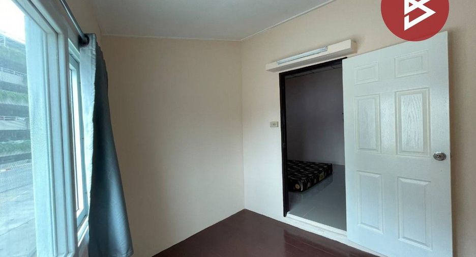 For sale 2 bedrooms townhouse in Mueang Nakhon Pathom, Nakhon Pathom