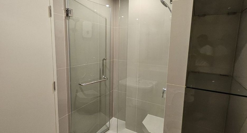For sale 1 Beds condo in Mueang Samut Prakan, Samut Prakan