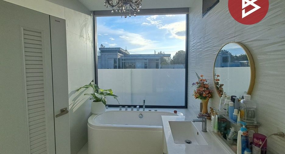 For sale 4 bedrooms house in Mueang Kanchanaburi, Kanchanaburi