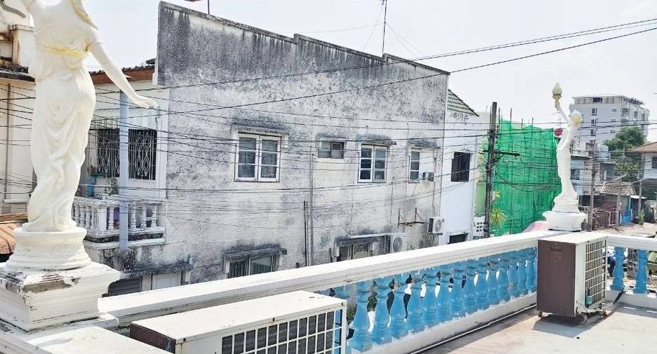 For sale 7 bedrooms townhouse in Pak Kret, Nonthaburi