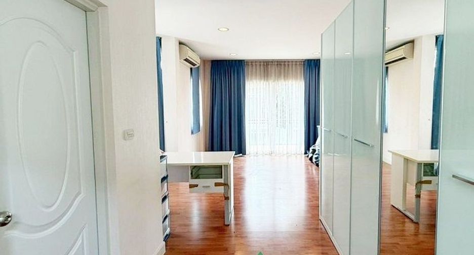 For sale 3 bedrooms house in Khan Na Yao, Bangkok