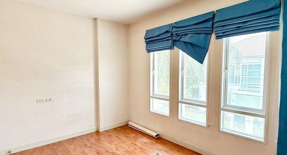 For sale 3 bedrooms house in Khan Na Yao, Bangkok