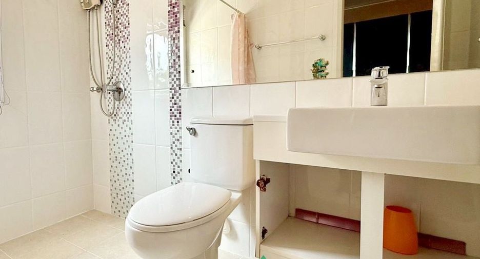 For sale 3 bedrooms house in Khan Na Yao, Bangkok