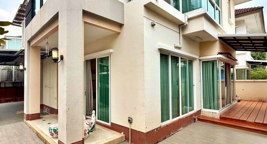 For sale 3 bedrooms house in Khan Na Yao, Bangkok